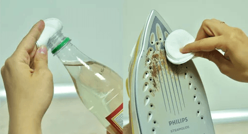 Nous nettoyons le fer avec du vinaigre